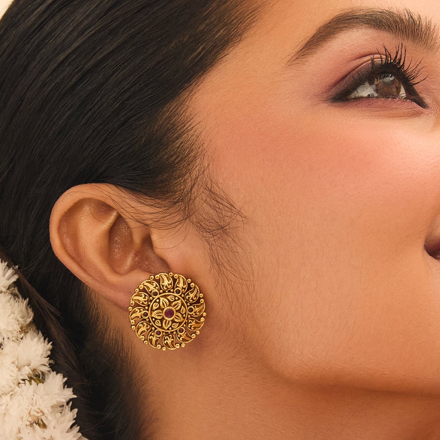 Saanvi Antique Stud Earrings