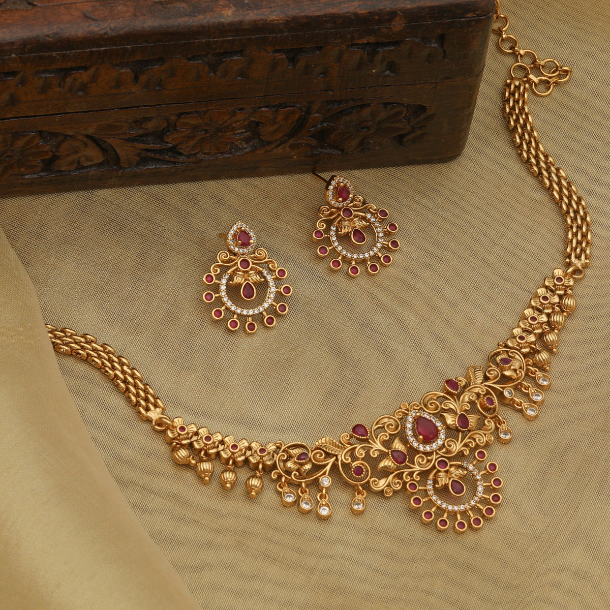 Akshi Antique Choker Set