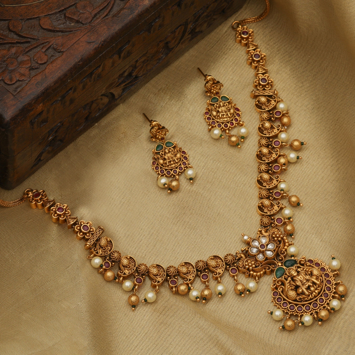 Lakshavi Antique Necklace Set