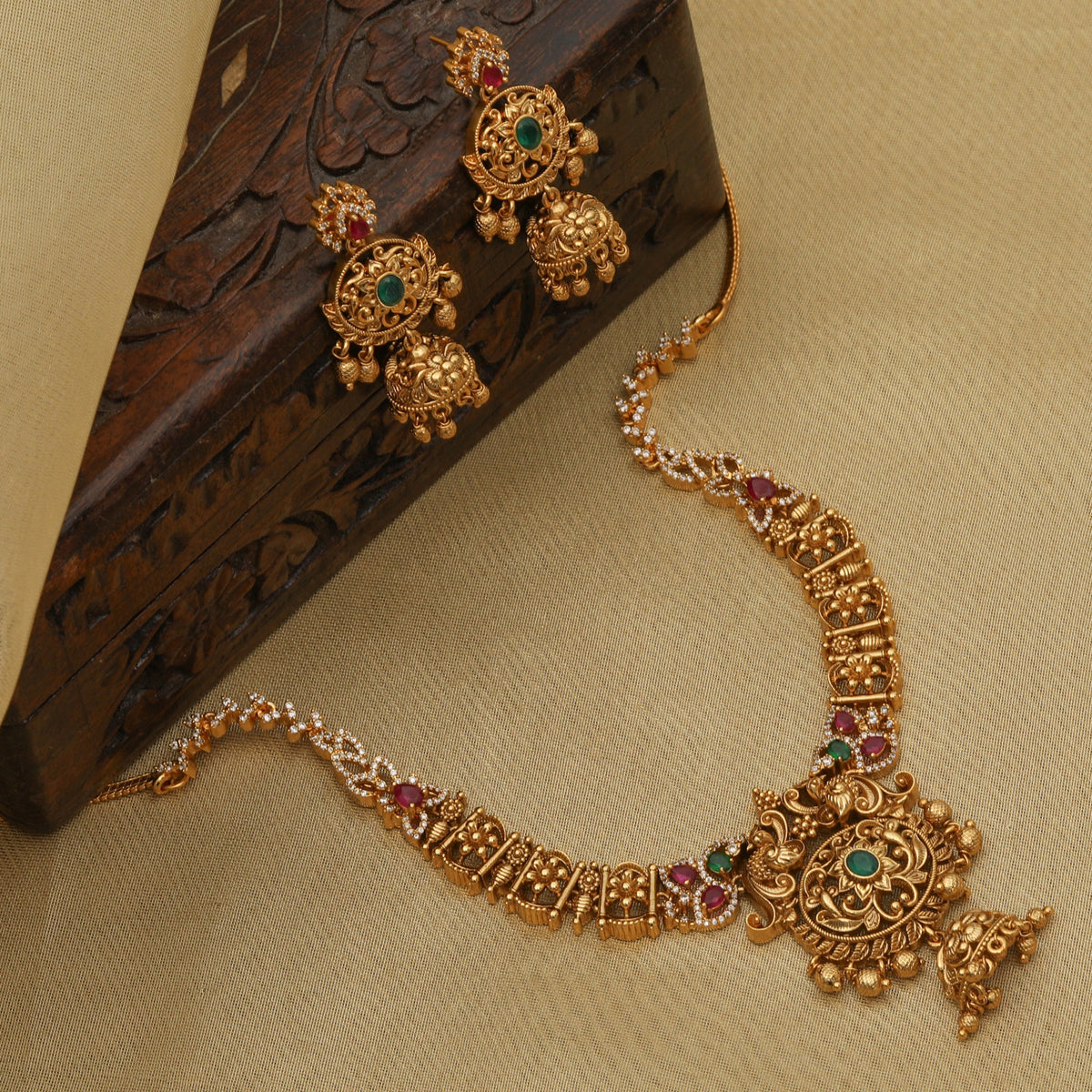 Manjusha Antique Necklace Set