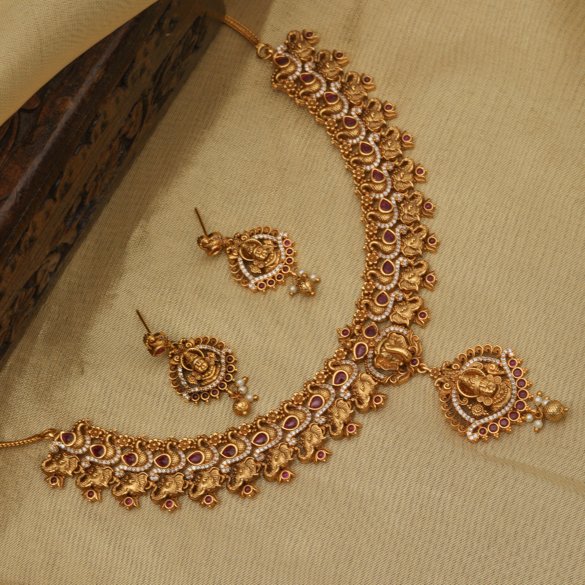 Harinarayan Antique Necklace Set