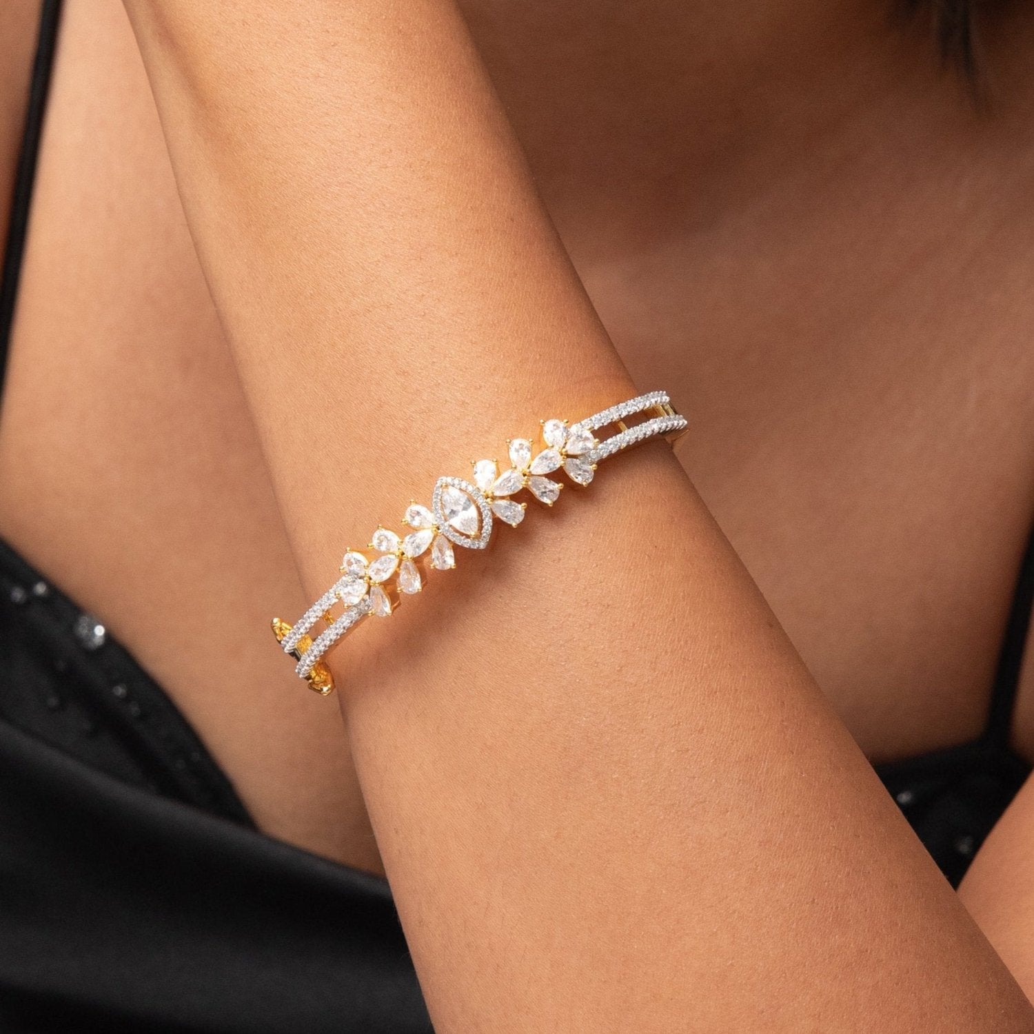 Classic Glittering Delicate CZ Bracelet 