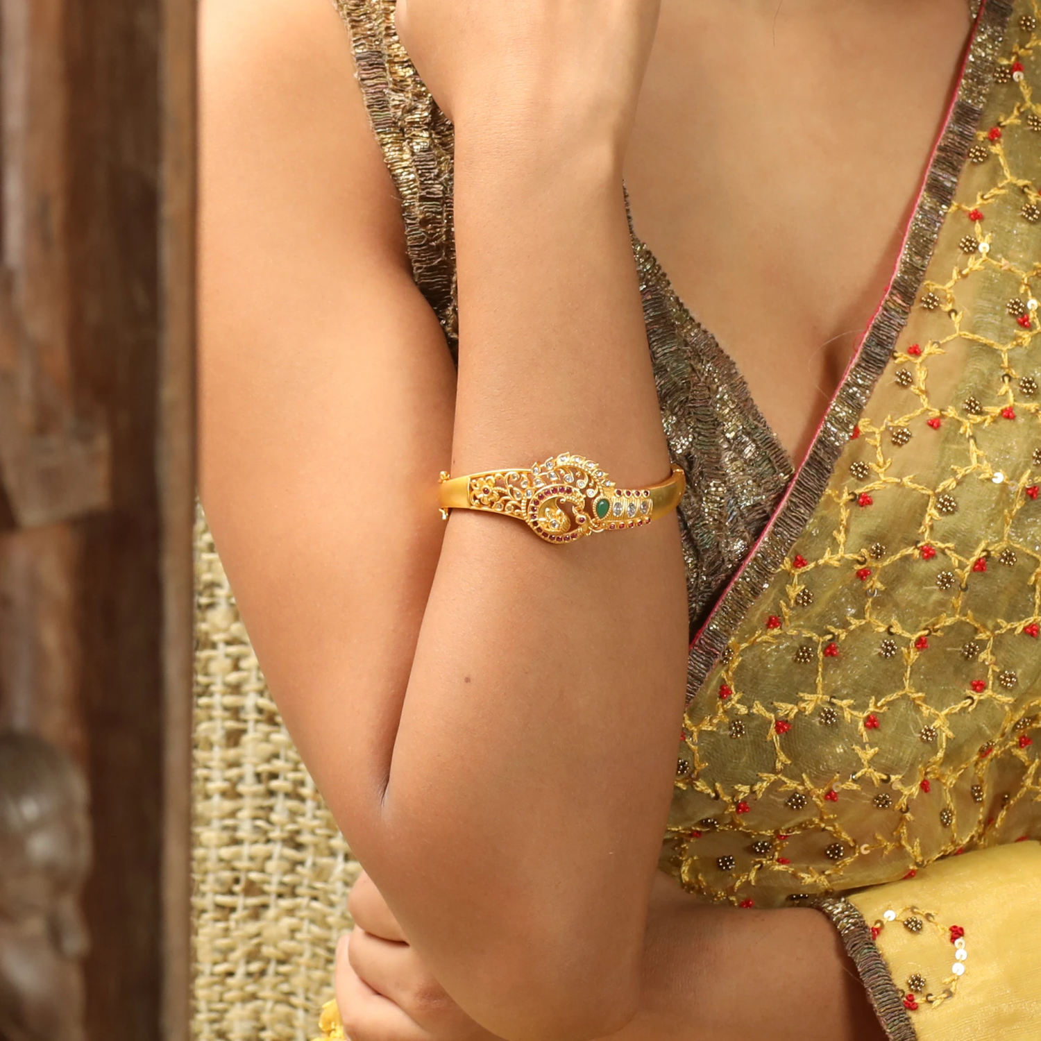Buy Fascinating Flower Link Type Gold Bracelet  GRT Jewellers